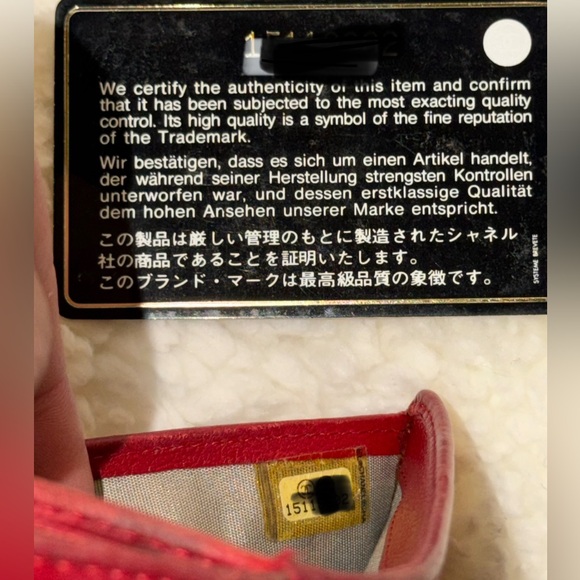 CHANEL Red Camellia Lambskin Leather L-Zip Wallet - Picture 6 of 6